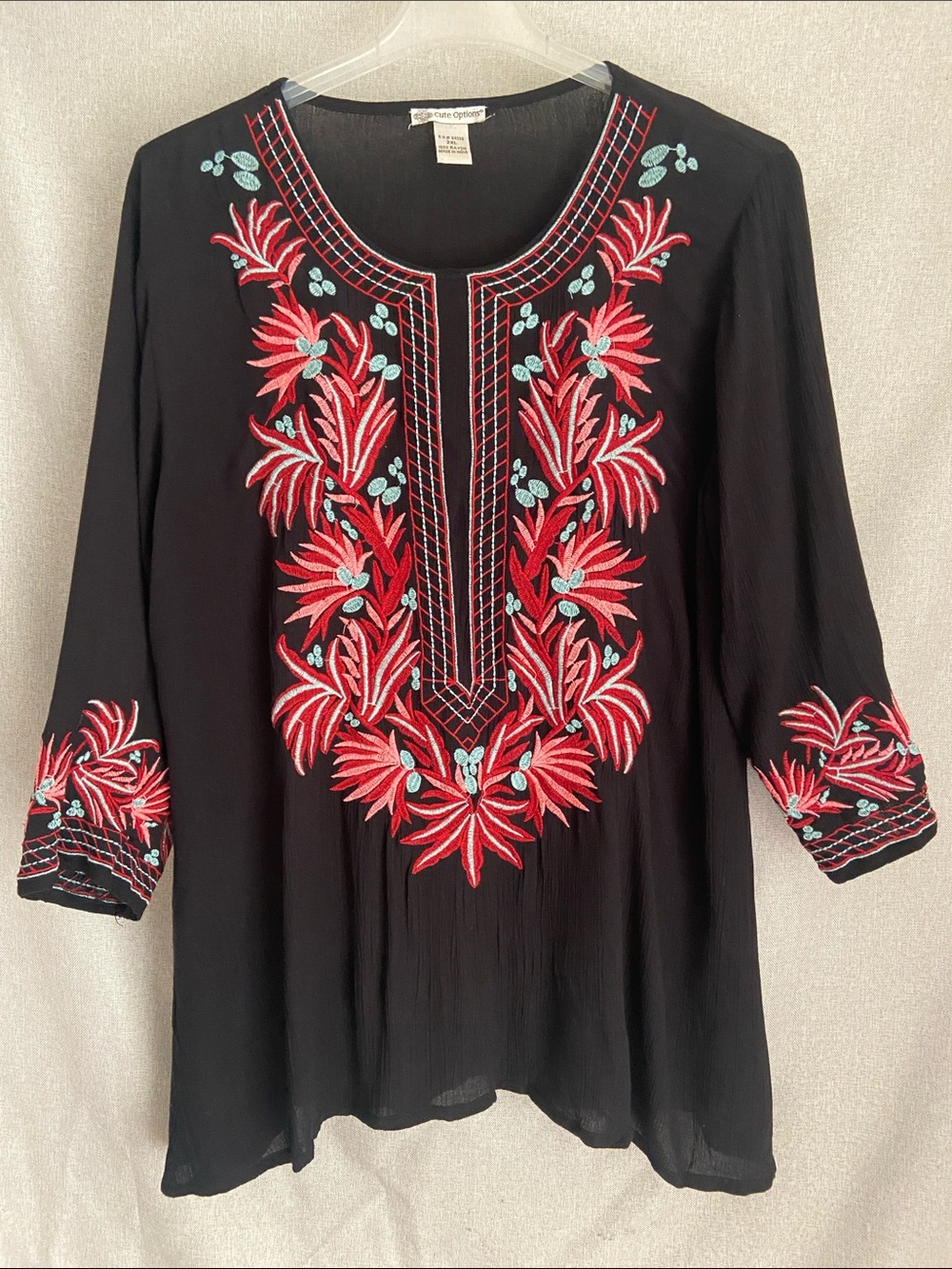 Cute Options Black Embroidered Floral Tunic Top - Size 2 XL